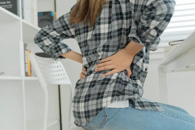Is Your Back Pain a Simple Strain or a Slipped Disc A Guide to Tell the Difference